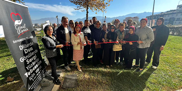 İKİNCİ EL KIYAFETLERİN HAYAT BULDUĞU KERMES